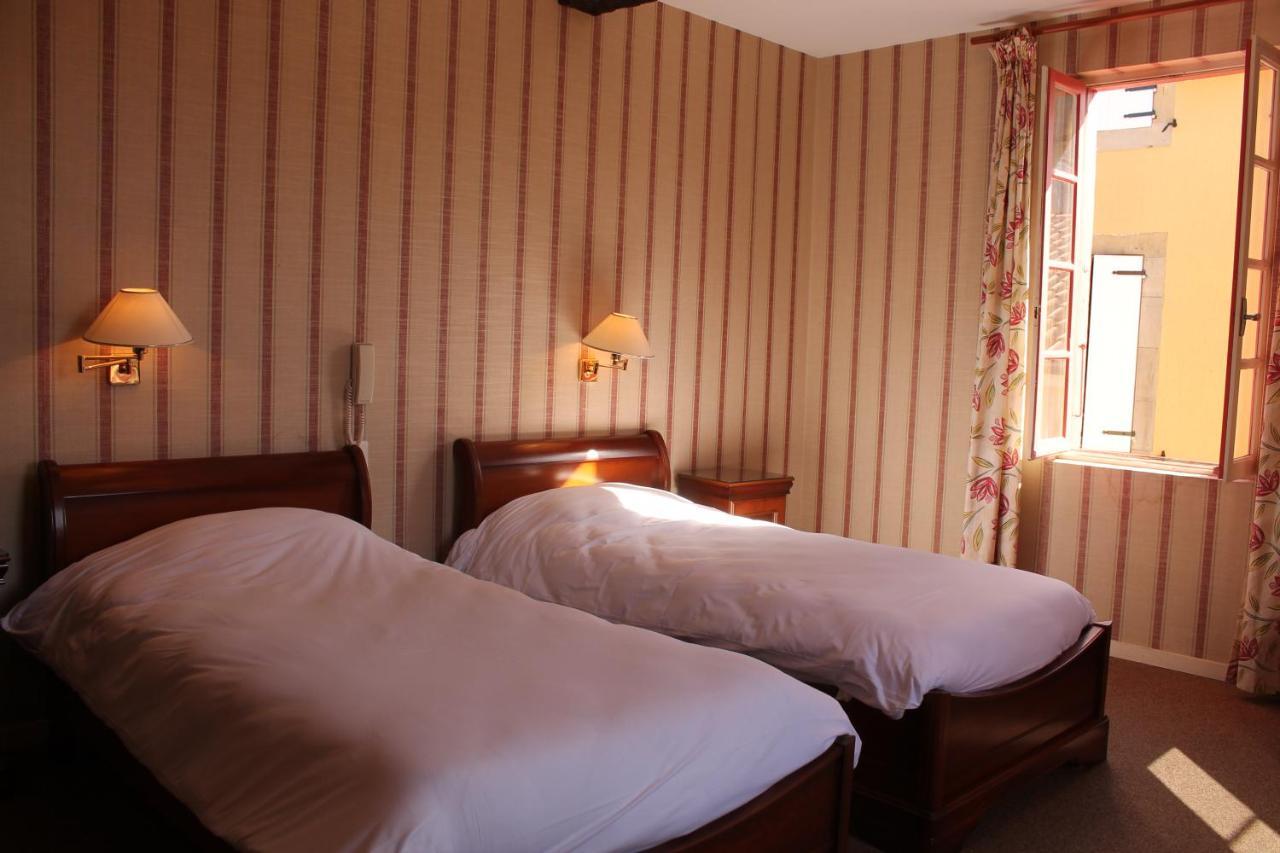 Hotel Le Commerce เมียร์พัวซ์ ภายนอก รูปภาพ